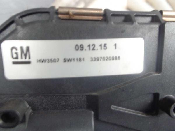 MOTEUR D ESSUIE GLACE OPEL ASTRA J - Vue 4